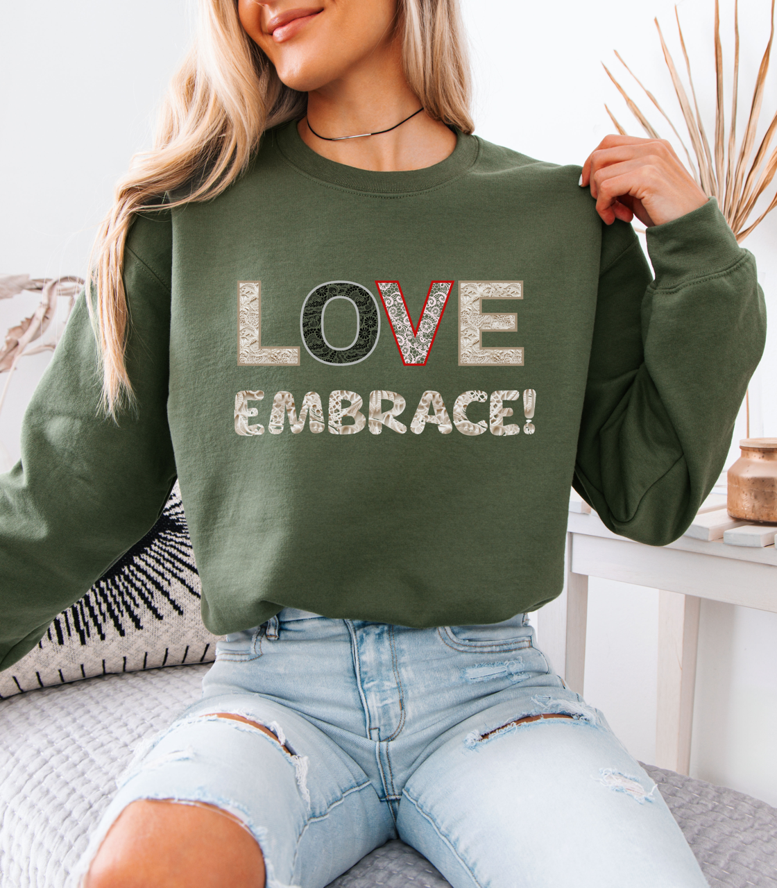 Love Embrace Sweatshirt, Cozy Winter Pullover, Warm Hug Jumper, Comfortable Clothing, Soft Anniversary Gift, Gender Neutral